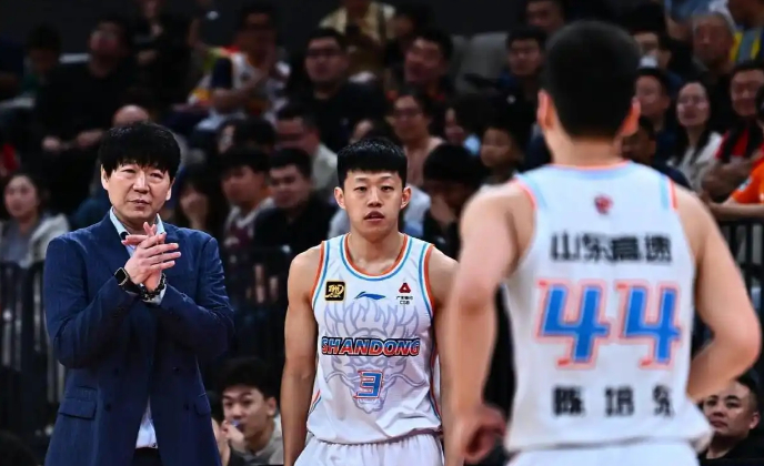 CBA重磅罚单，1个罚6万，1个2万，名帅被重罚，吹罚裁判有结论|邱彪|克里斯|山东男篮|浙江男篮|同曦男篮_新浪体育_新浪新闻